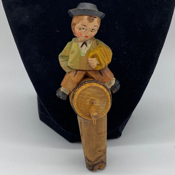 Vintage ANRI Bobble Head Boy on Barrel Cork Wine Bottle Stopper Handcarved Italy - Picture 1 of 11